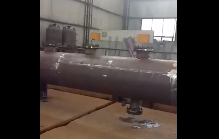 陳總特定加長分氣缸，酷熱天氣加急趕制，打壓保壓，下午6點之前發(fā)貨。